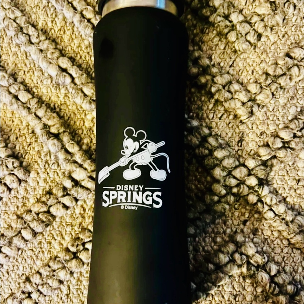 DISNEY CAST EXCLUSIVE WATER THERMAS DISNEY SPRINGS NEW